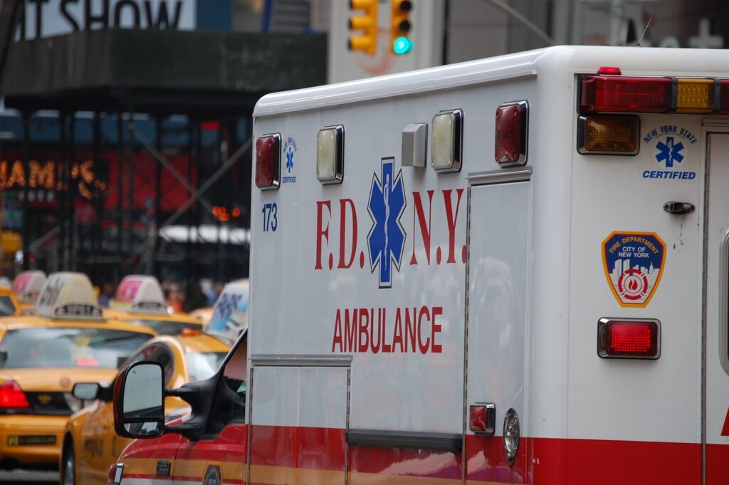 ambulance, new york, emergency-2554653.jpg
